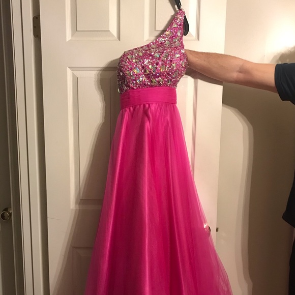 Prom dress - Picture 2 of 2